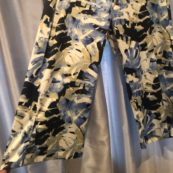 🆕Harve Bernard silky wideleg floral pants SzL E9 - Picture 6 of 10